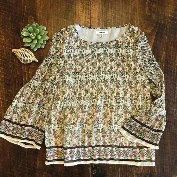 Max Studio | Flowy Floral Top w/Bell Sleeves - Picture 1 of 5